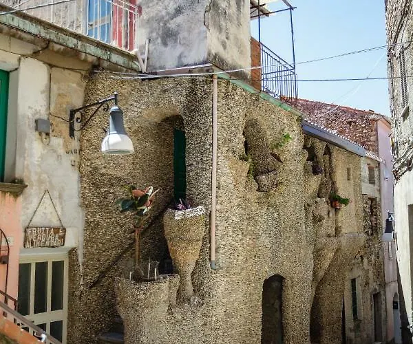 度假居 La Casa Dei Ciottoli 卡斯泰诺福奇伦托